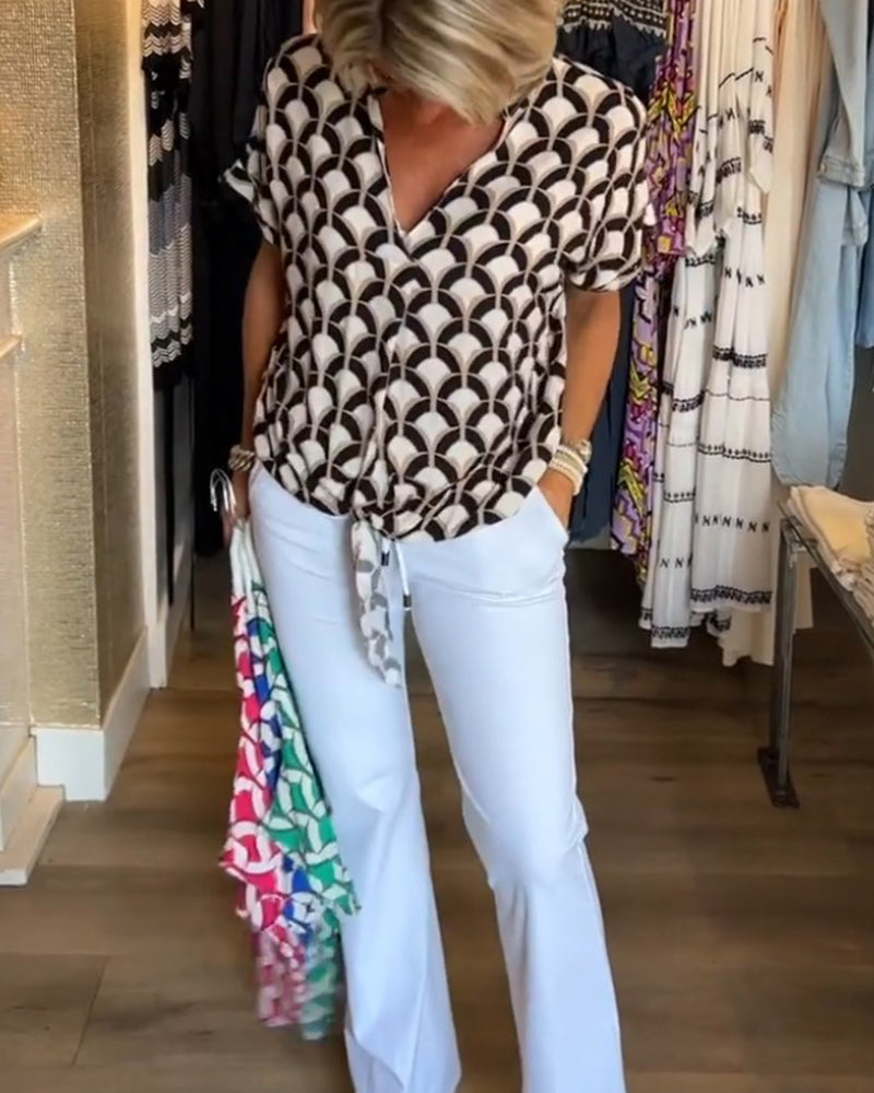 Top casual stampato a maniche corte e scollo a V