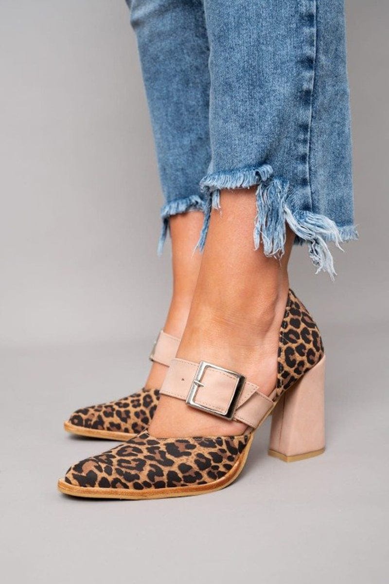 Ilana | Scarpe con tacco grosso con una sorprendente stampa leopardata
