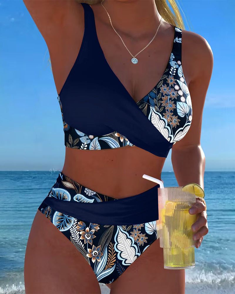 Bikini con contrasto di colori fantasia floreale