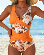 Costume intero con contrasto floreale