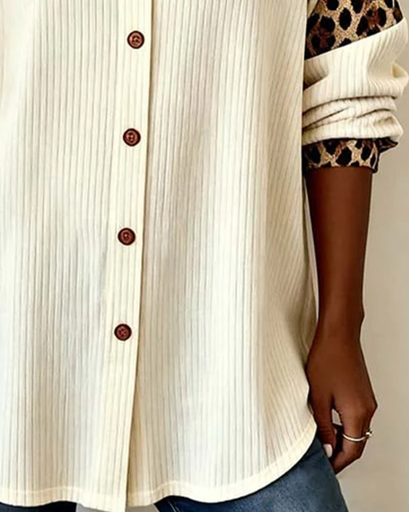Camicia con colletto a revers, abbottonata, stampa leopardata
