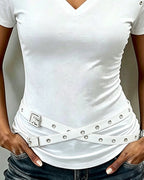 T-shirt slim con scollo a incrocio e intagli