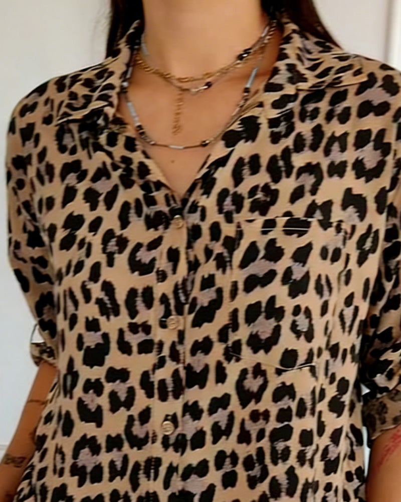 Camicette alla moda con stampa leopardata