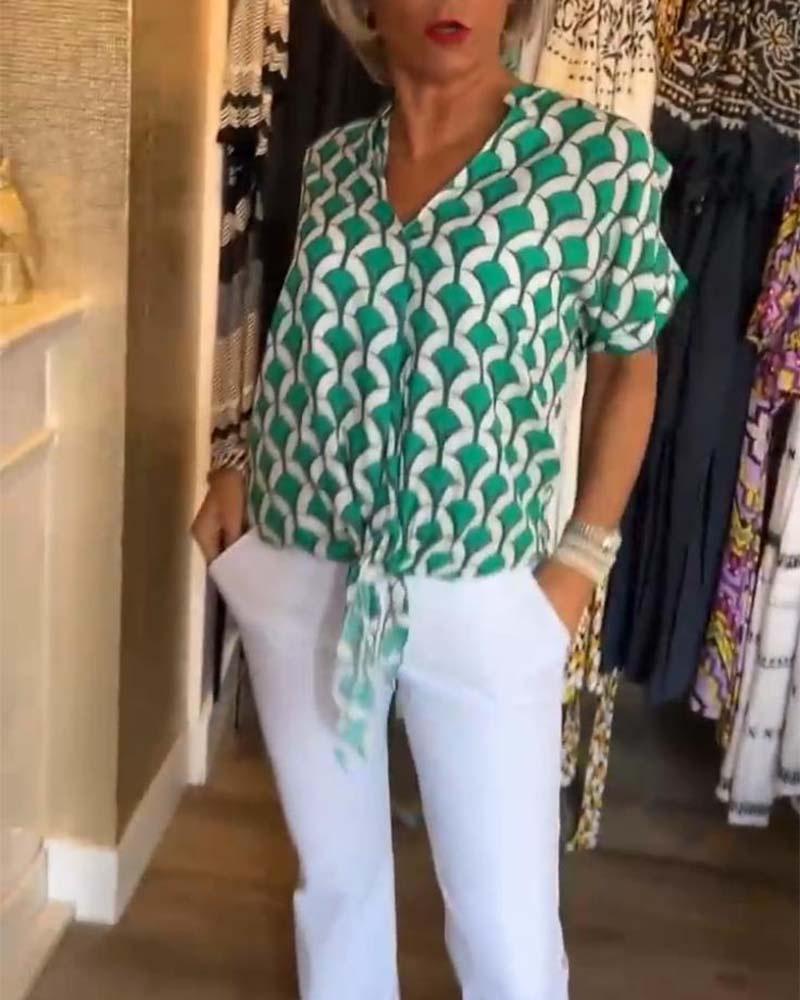 Top casual stampato a maniche corte e scollo a V