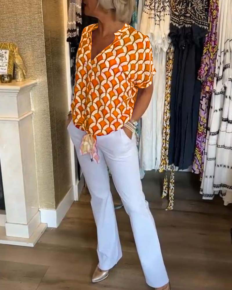 Top casual stampato a maniche corte e scollo a V