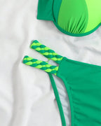 Bikini a fascia color block con scollo all'americana