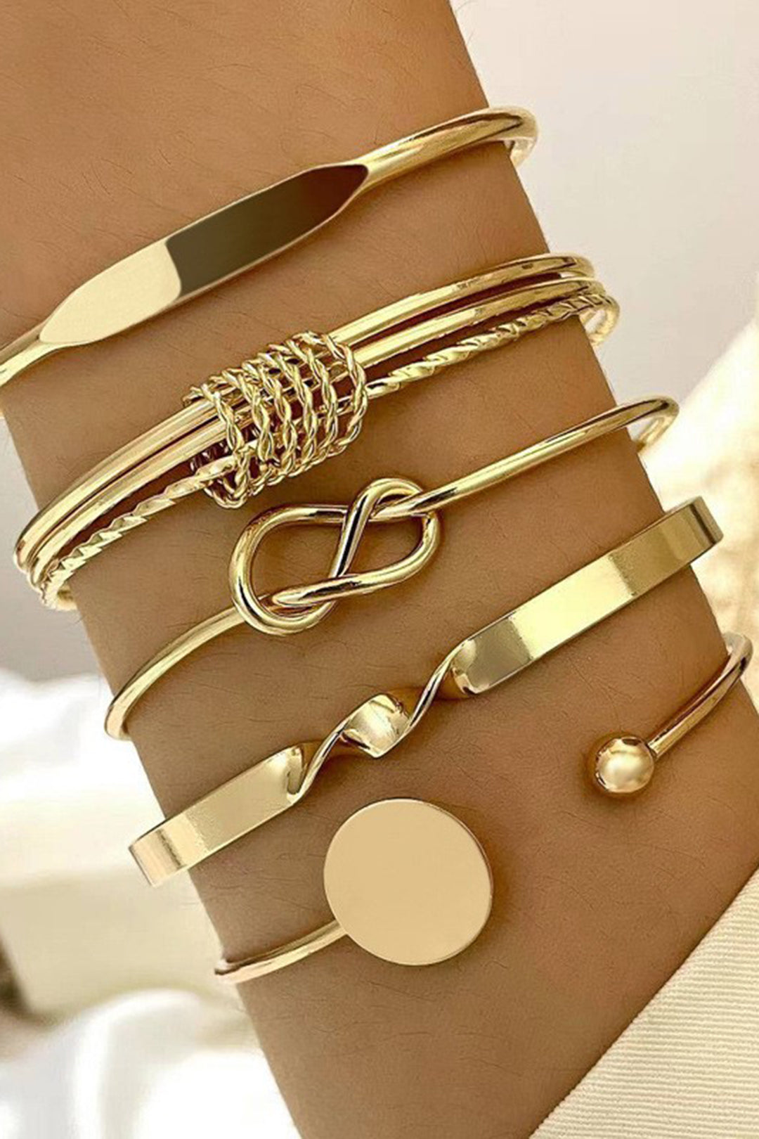 Bracciale a catena geometrica aperta