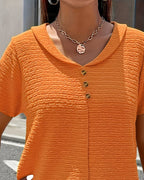 T-shirt con colletto Peter Pan a tre bottoni