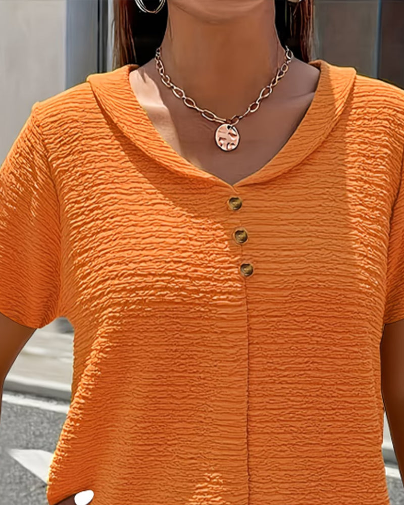 T-shirt con colletto Peter Pan a tre bottoni