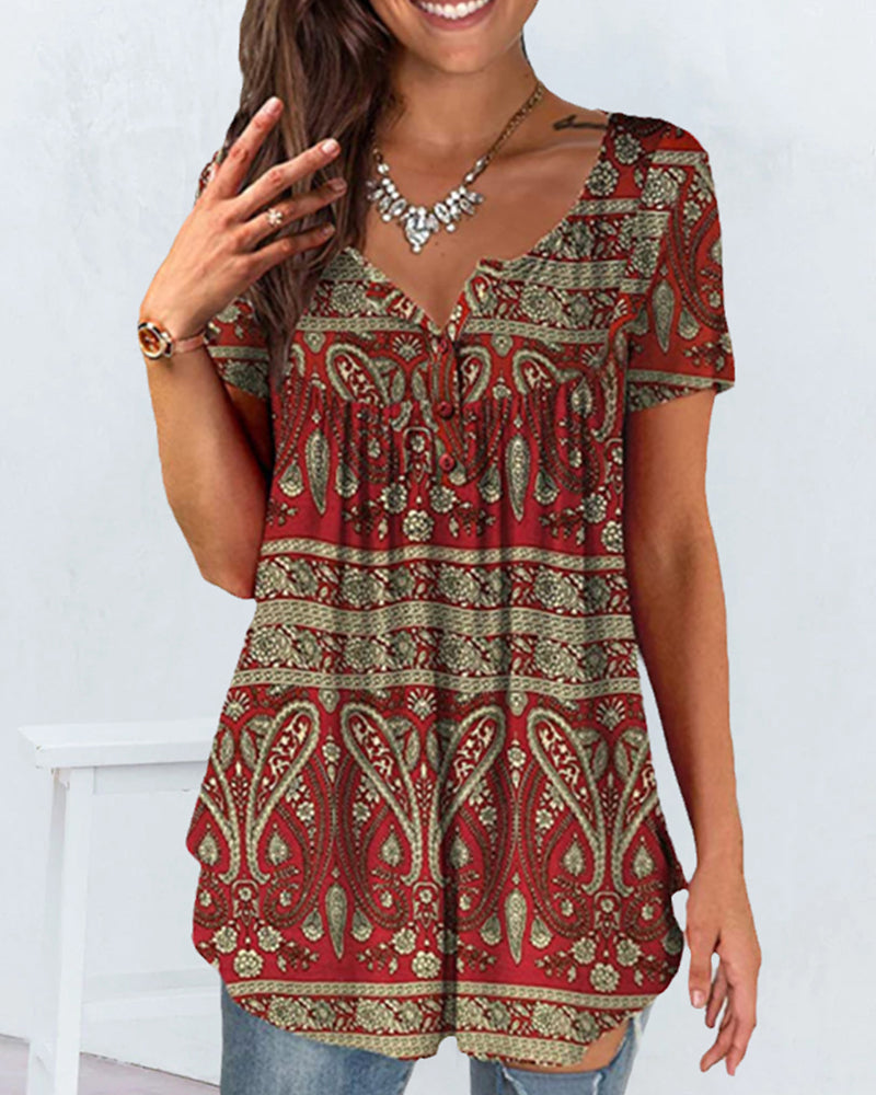 T-shirt ampio a maniche corte e scollo a V