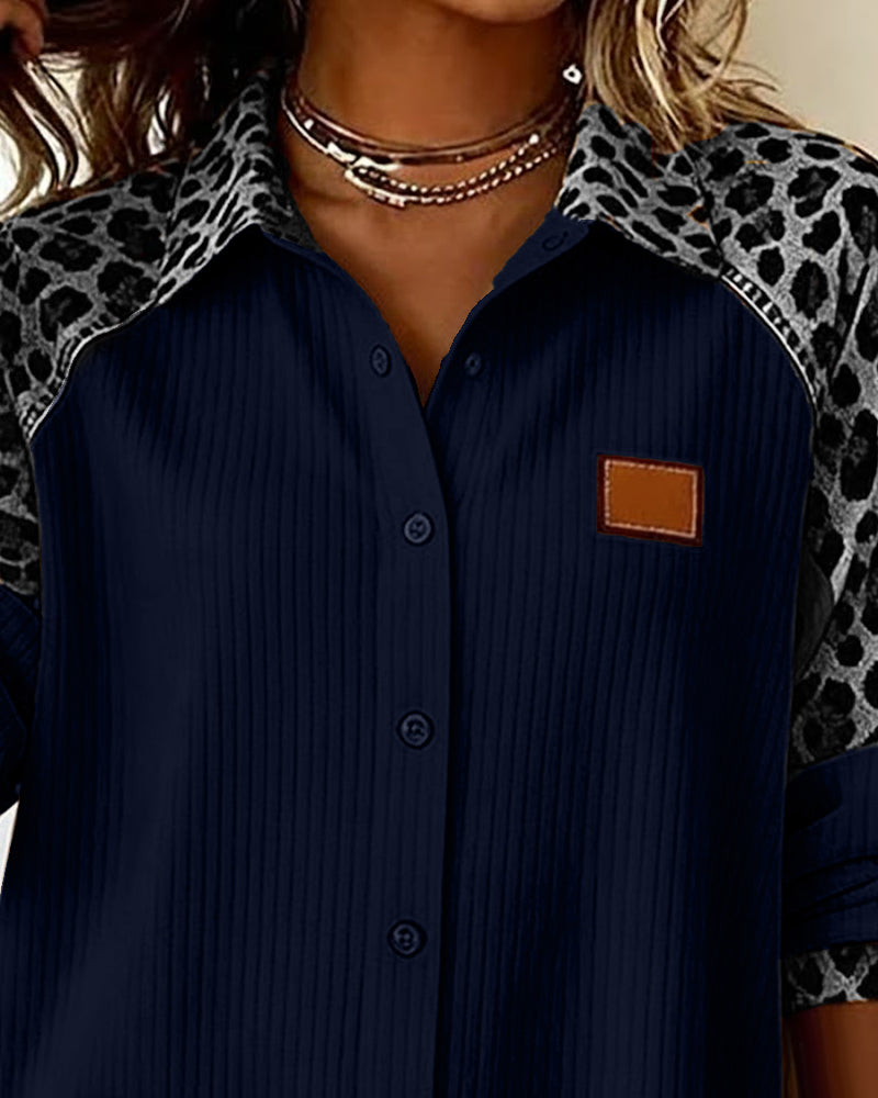 Camicia con colletto a revers, abbottonata, stampa leopardata