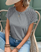 T-shirt tinta unita scollato a girocollo slim