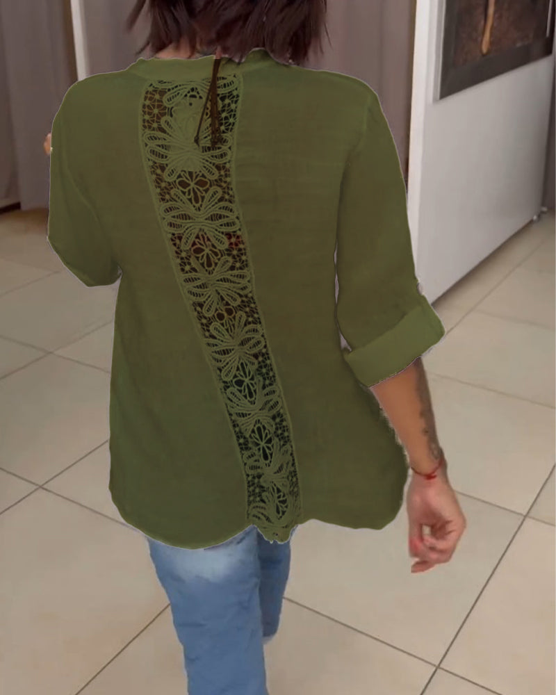 Camicia a tinta unita con tasche e bottoni semplici