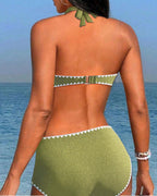 Bikini estivo semplice con scollo all'americana e arricciature