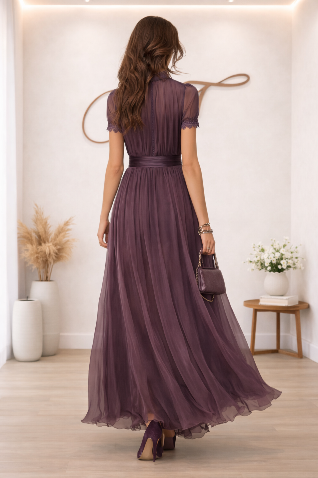 Flavia | Vestido largo con encaje y escote lágrima