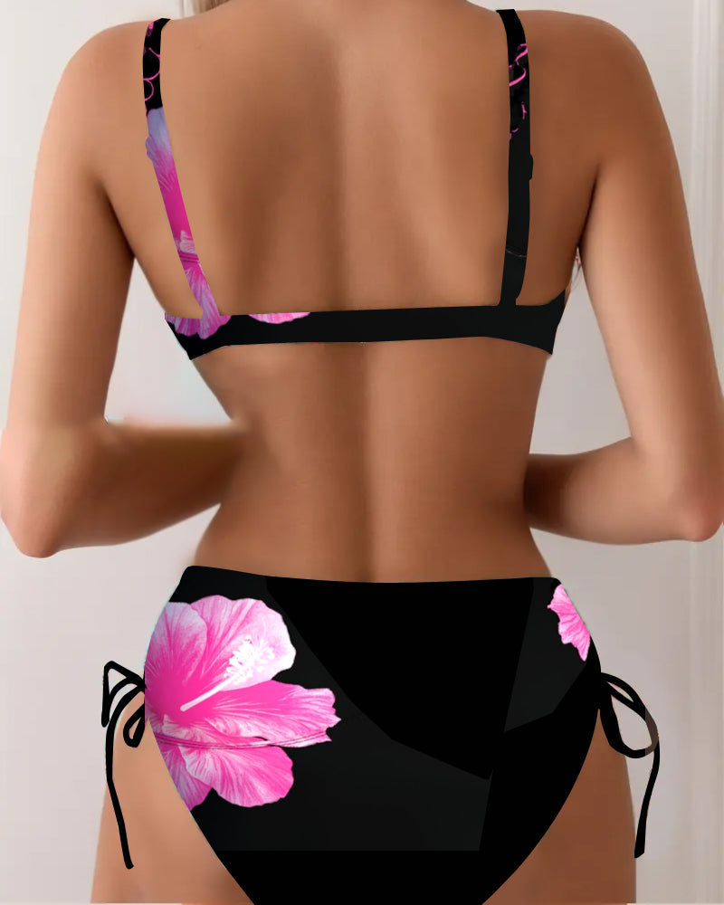 Bikini a triangolo con laccetti e stampa floreale
