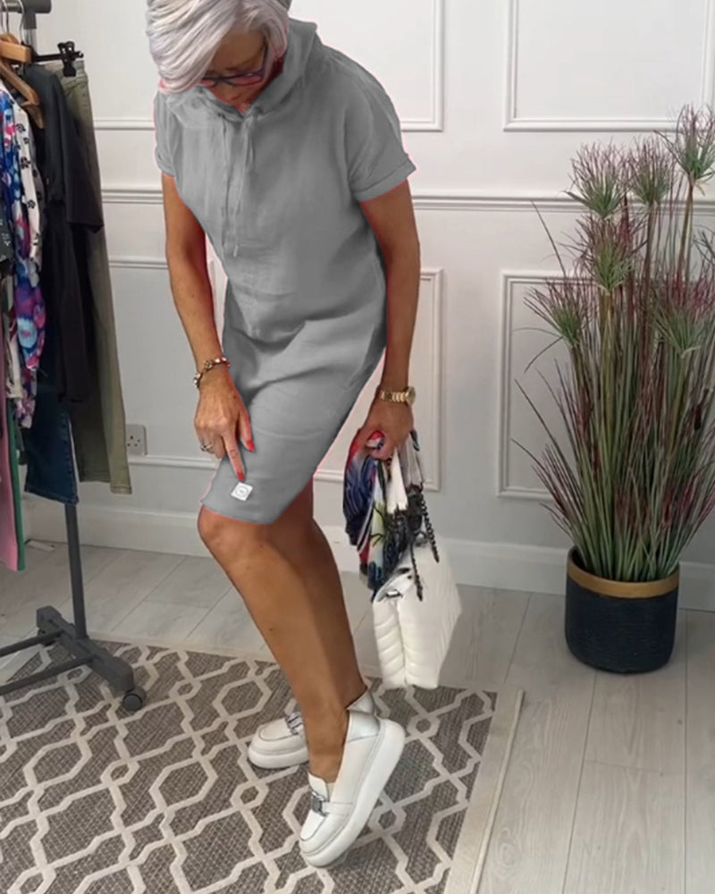 Abito casual con cappuccio e maniche corte