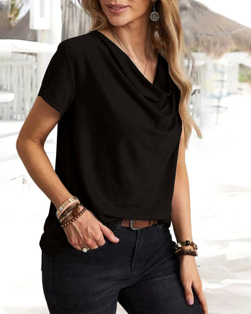 T-shirt con scollo a strati e maniche corte