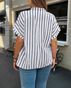 Camicia a righe con scollo a V e bottoni