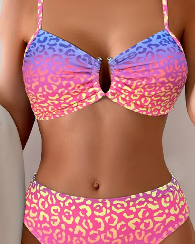 Bikini stilizzato con stampa animalier