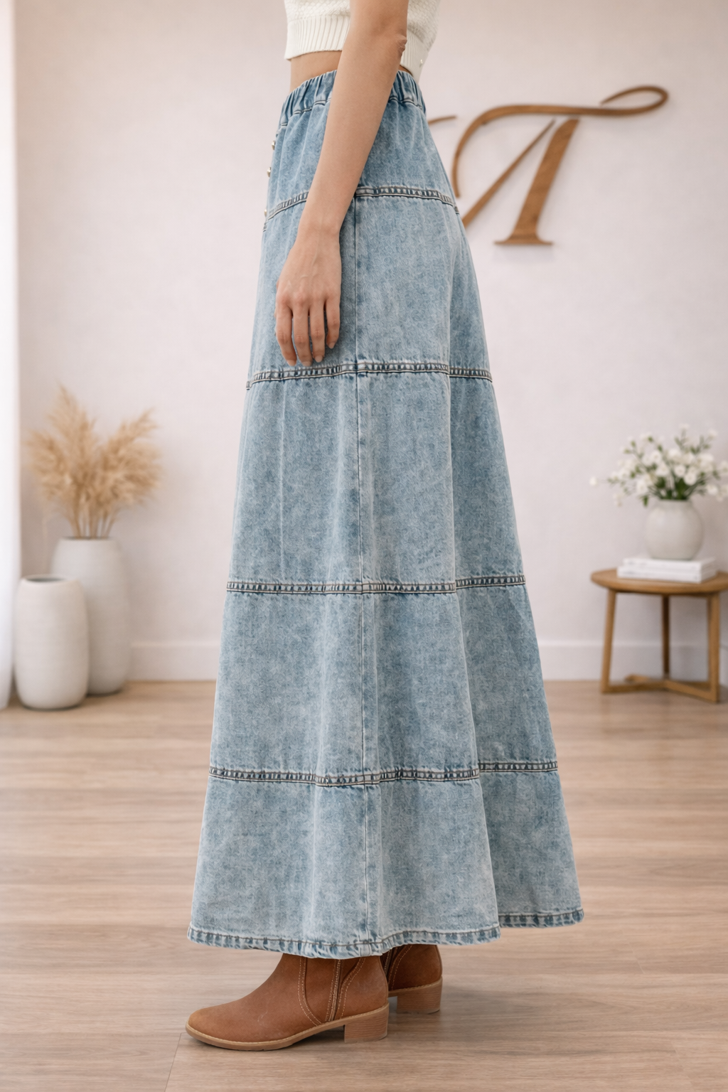 Gonna lunga in denim Lorraine con dettagli in piume