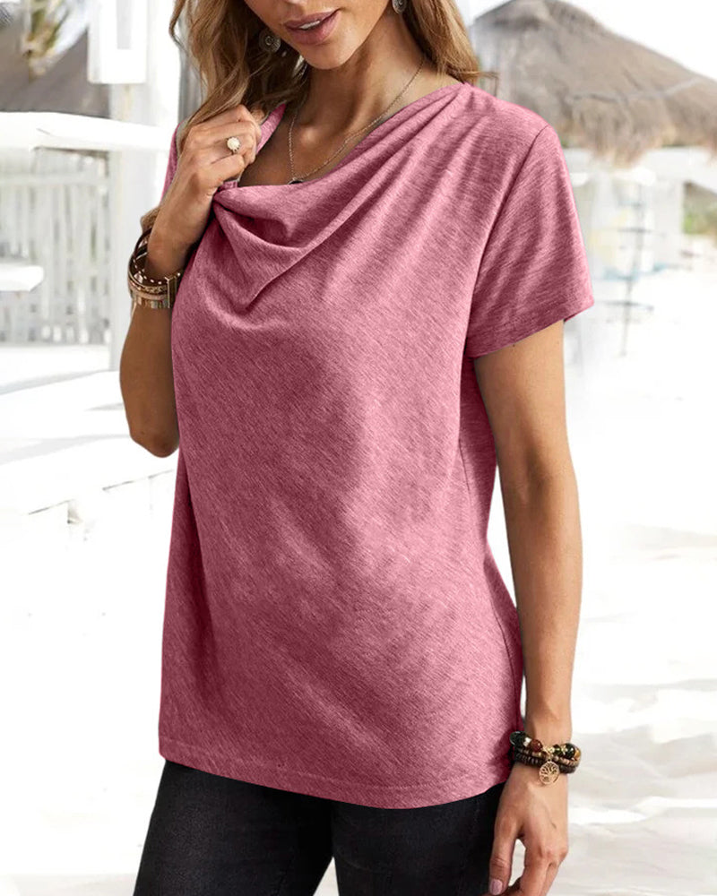 T-shirt con scollo a strati e maniche corte