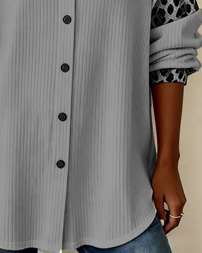 Camicia con colletto a revers, abbottonata, stampa leopardata