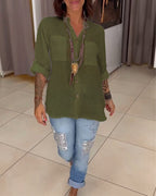 Camicia a tinta unita con tasche e bottoni semplici