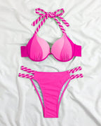 Bikini a fascia color block con scollo all'americana