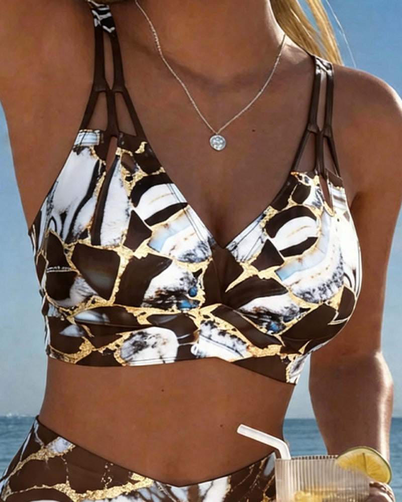 Bikini con bretelle e intagli design