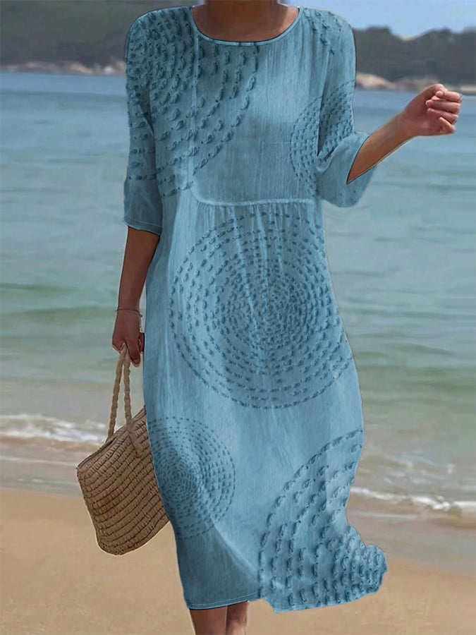 Vestito informale da donna ricamato.