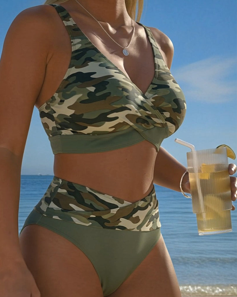 Bikini con stampa mimetica a incrocio