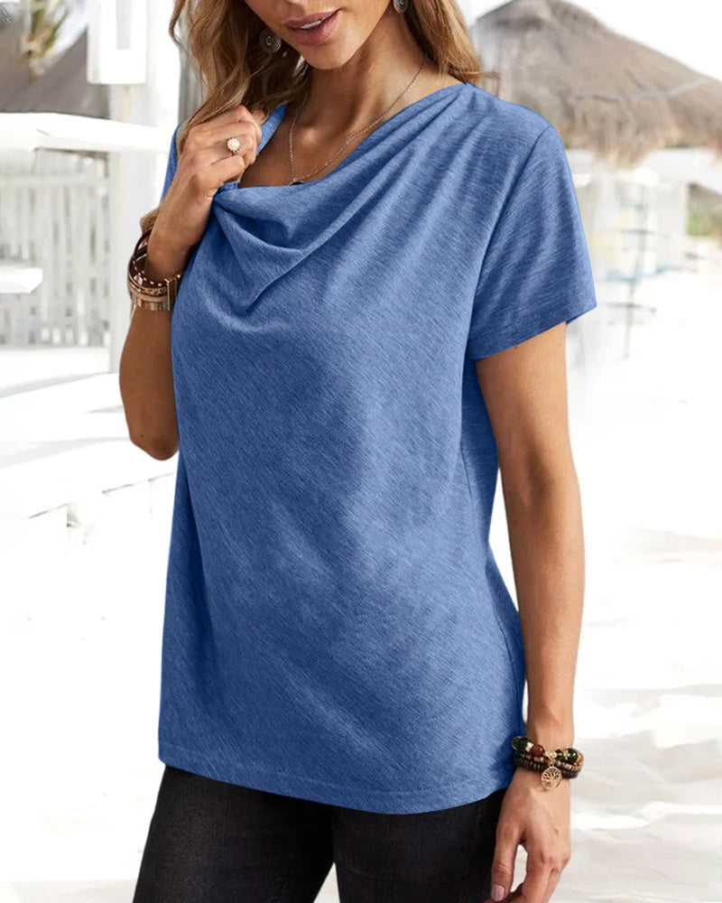 T-shirt con scollo a strati e maniche corte