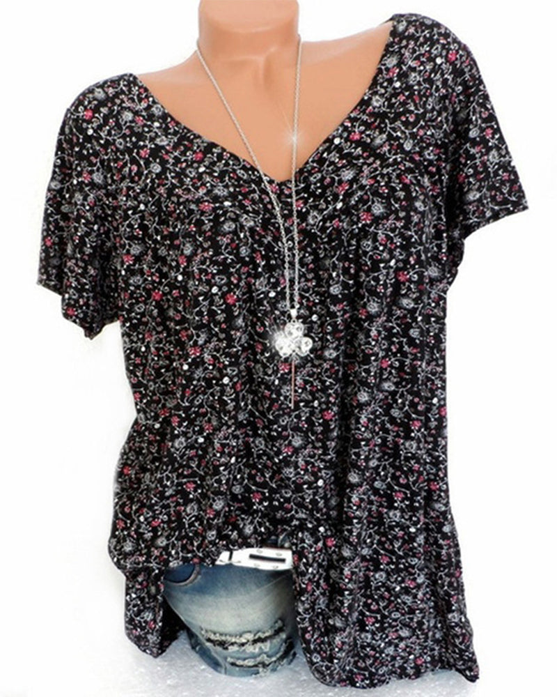 T-shirt ampio a maniche corte e scollo a V