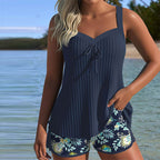 Tankini a righe a due pezzi con pantaloncini da spiaggia