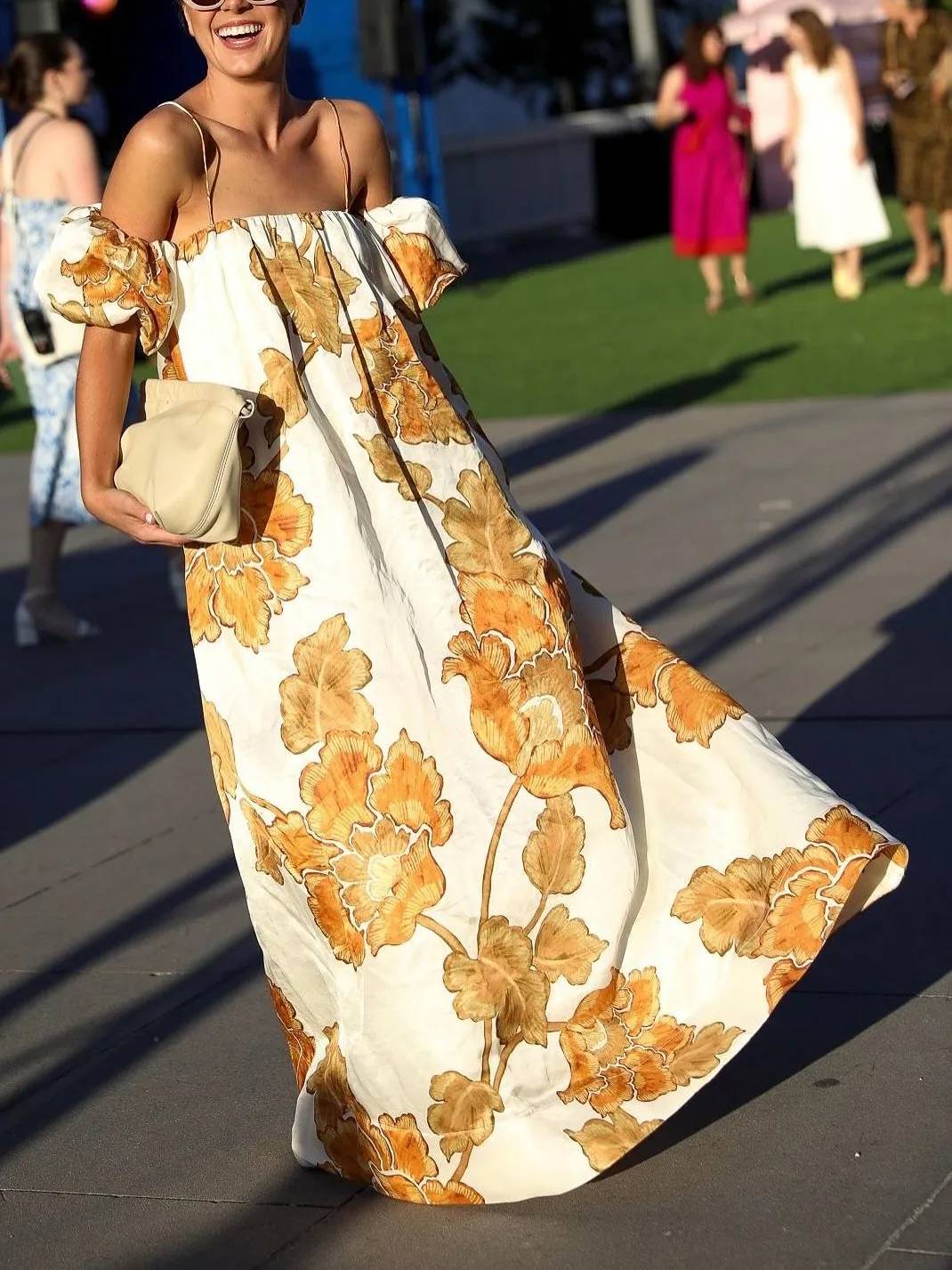 Abito a fiori con spalline sottili
