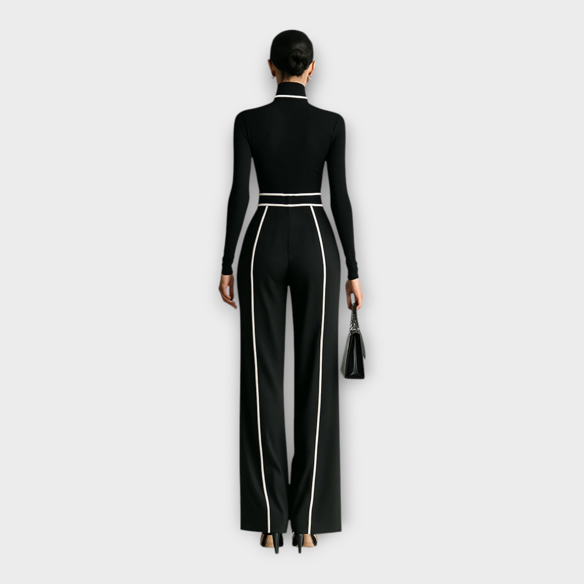 Elegante tuta con un'estetica minimale