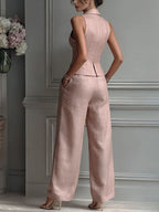 Completo da donna due pezzi con scollo a V e bottoni