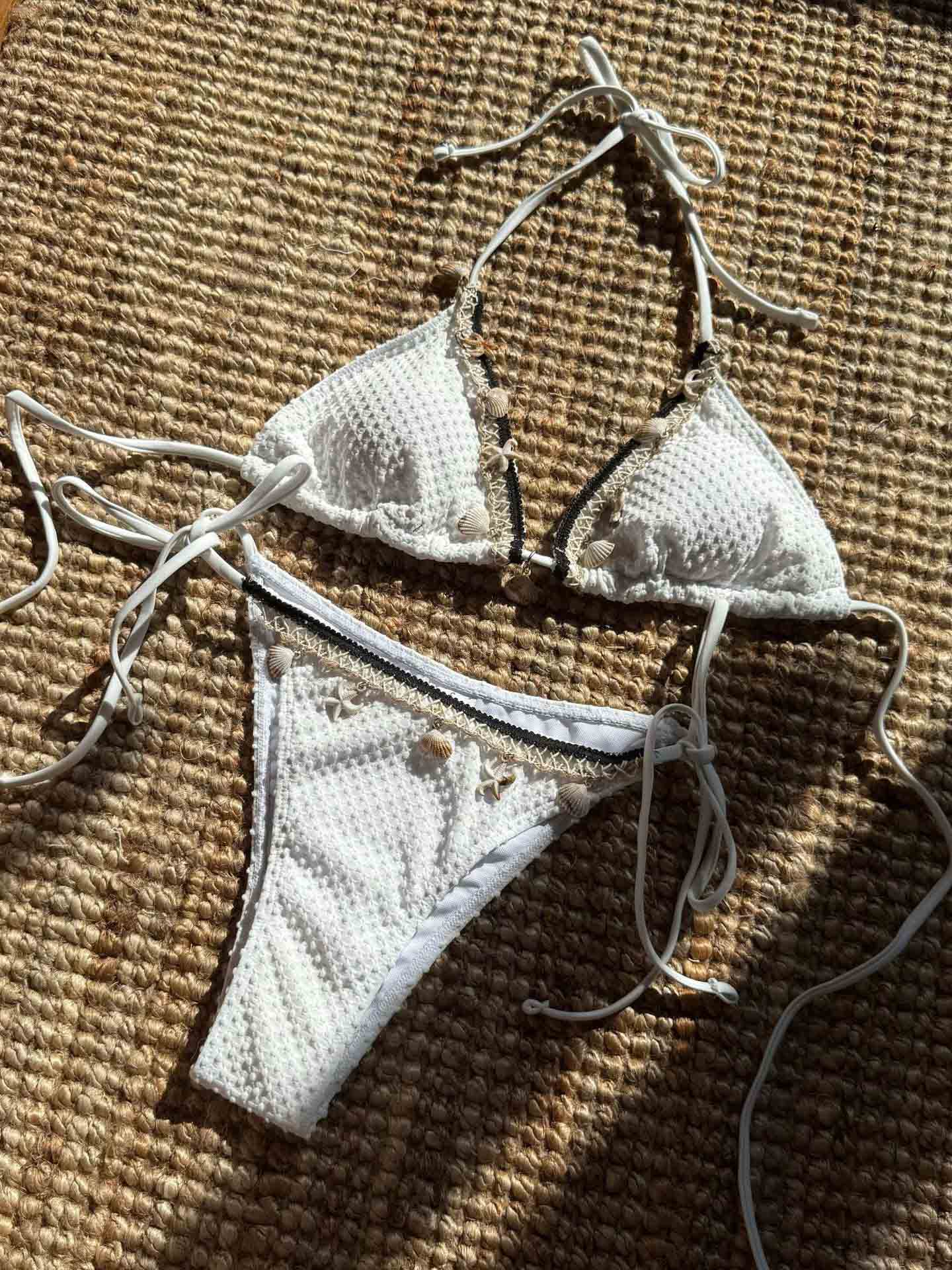 Set bikini due pezzi sexy in pizzo a tinta unita