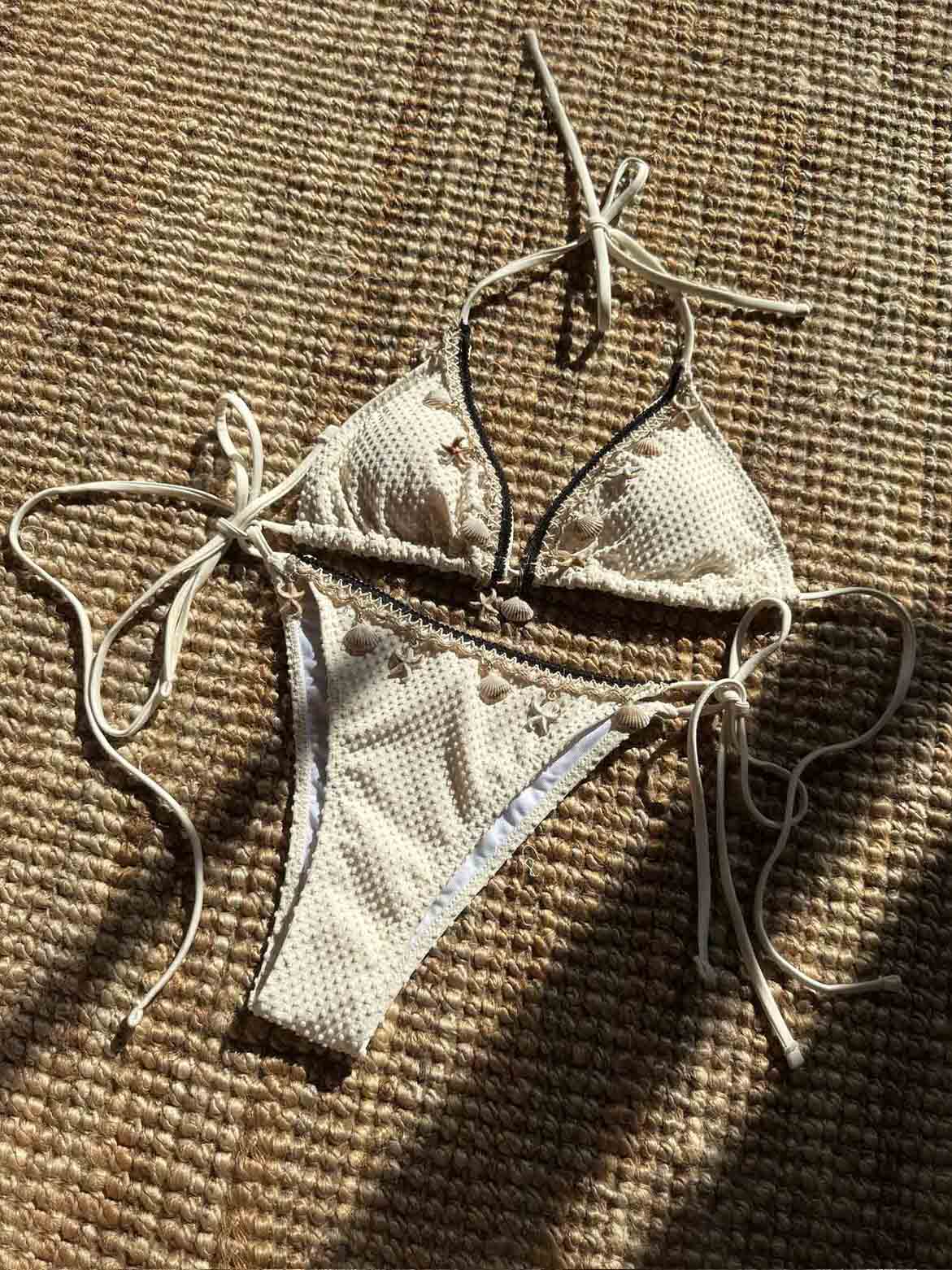 Set bikini due pezzi sexy in pizzo a tinta unita