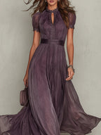 Flavia - Abito lungo viola con scollo a chiave, bordo in pizzo di chiffon