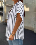 Camicia a righe con scollo a V e bottoni