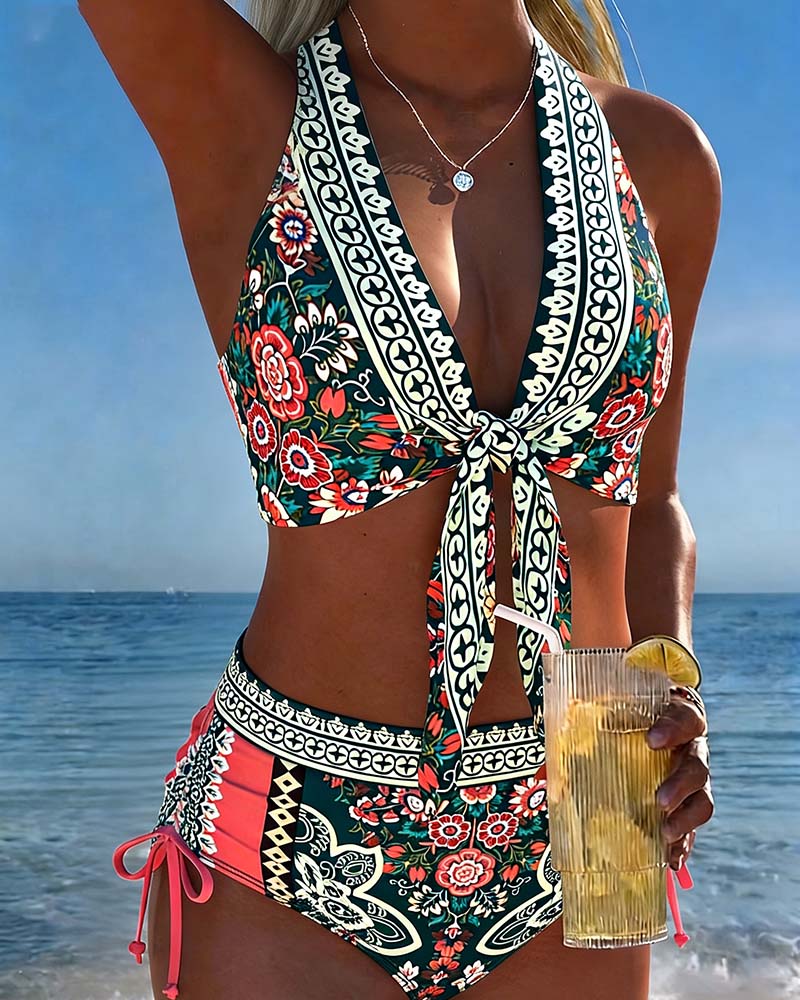 Bikini bohémien con reggiseno all'americana e coulisse