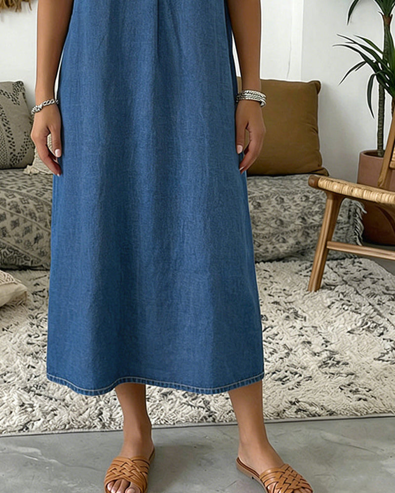 Vestito alla moda ampio e dritto
