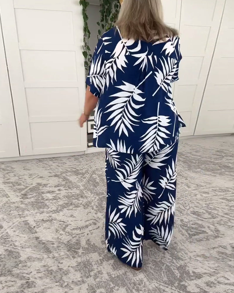 Costume da bagno a tre pezzi con stampa hawaiana