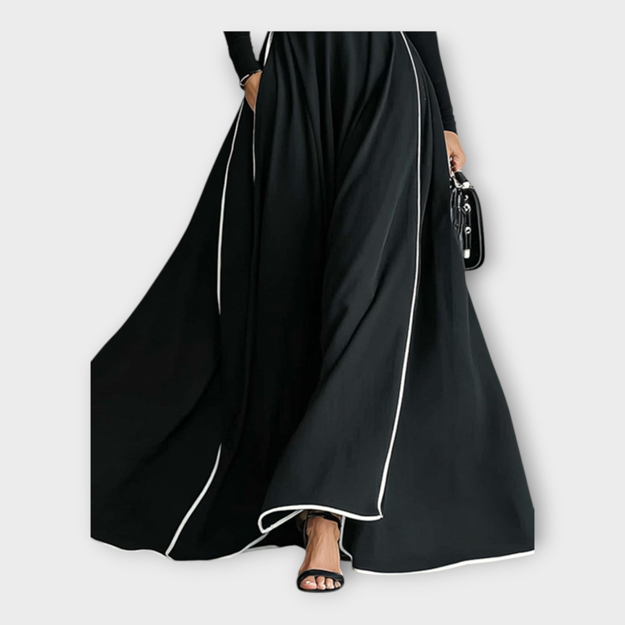 Abito lungo con un'eleganza minimale
