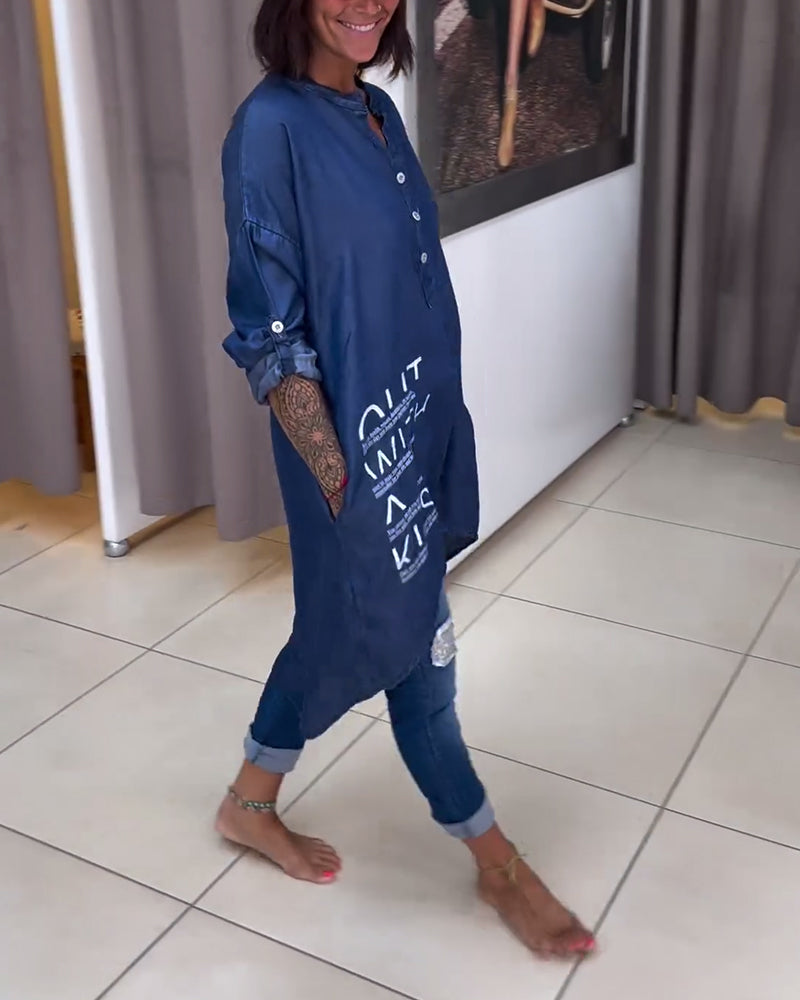 Camicia abbottonata asimmetrica con stampa di lettere