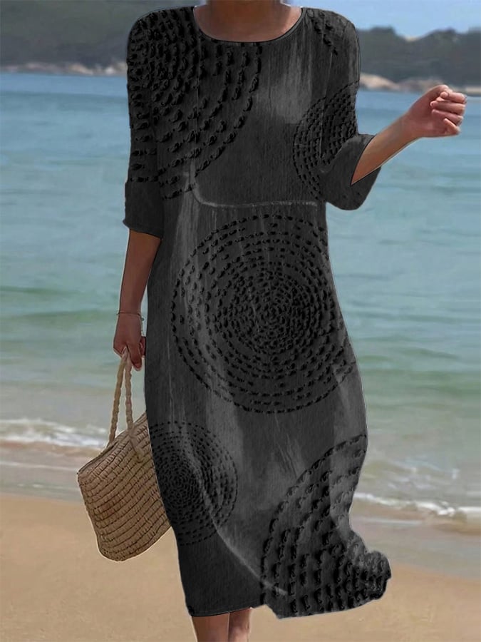 Vestito informale da donna ricamato.