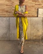 Elegante tailleur due pezzi con stampa vintage