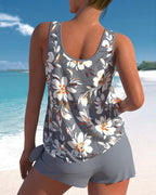 Il tankini è disponibile in stili e stampe casual